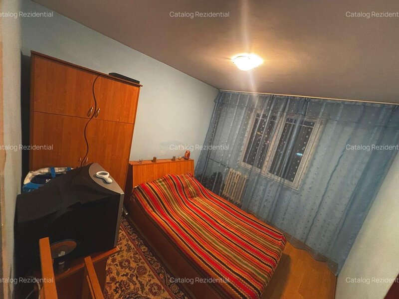 Titan, Auchan, apartament 3 camere etaj 6/8, bloc 1980