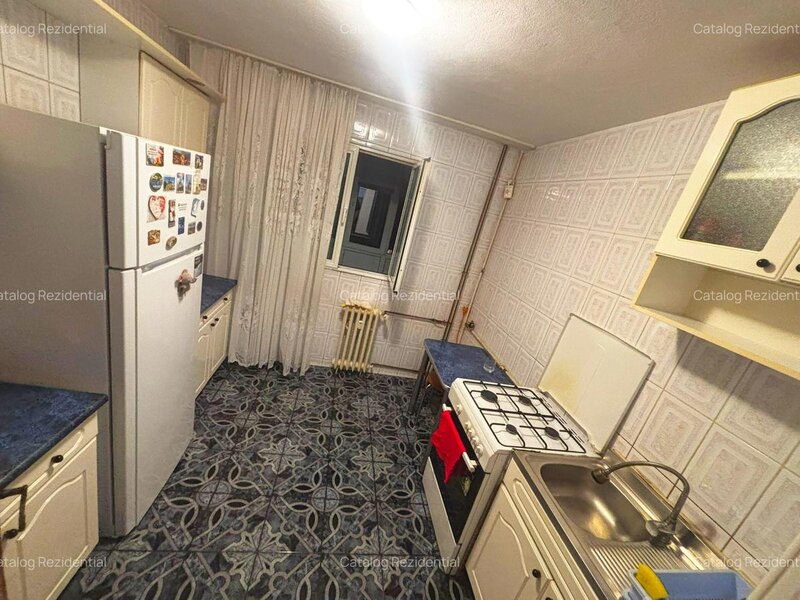 Titan, Auchan, apartament 3 camere etaj 6/8, bloc 1980