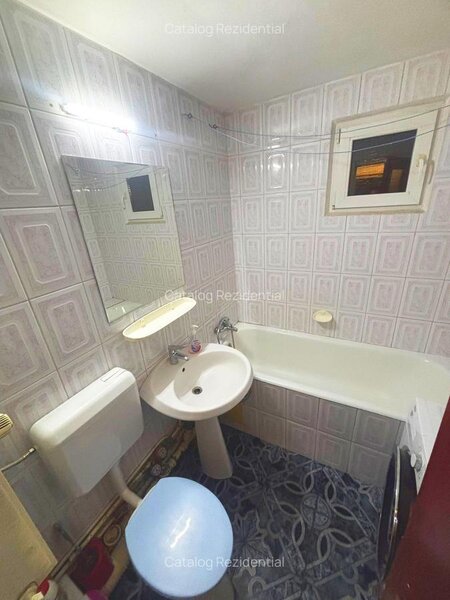 Titan, Auchan, apartament 3 camere etaj 6/8, bloc 1980